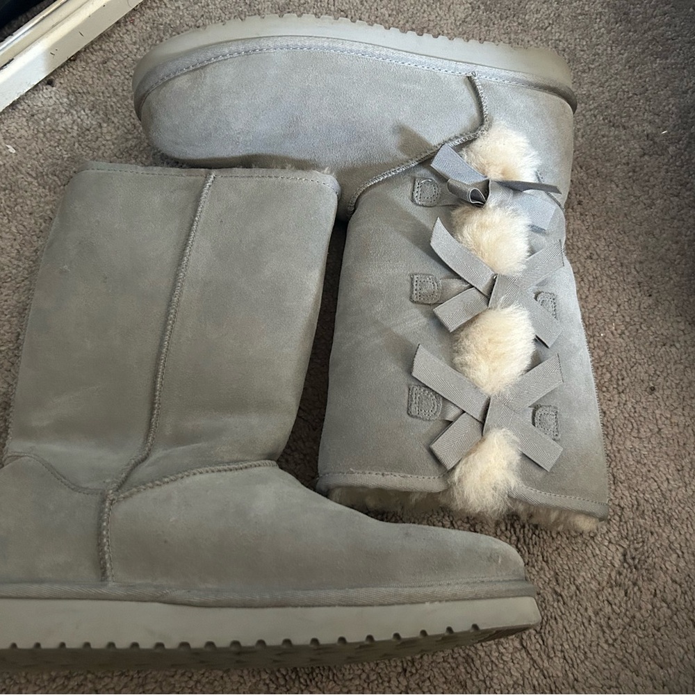 Gray Fur-Lined Boots with Bows